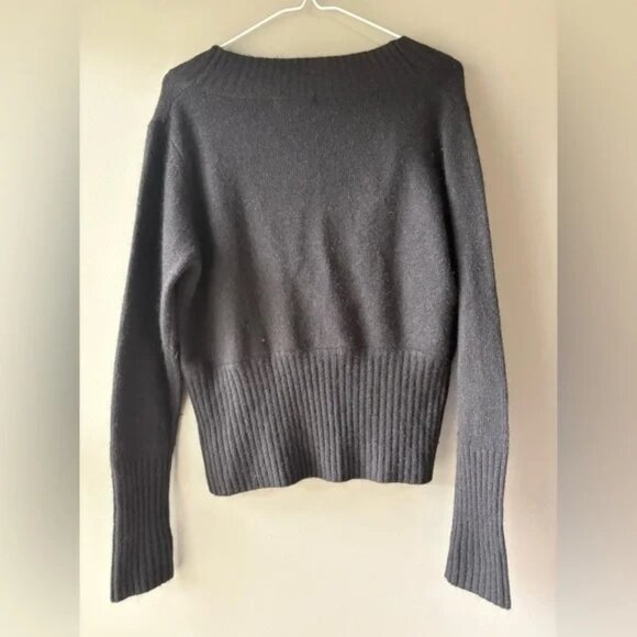 Beechers Brook Angora, size L, deep V cut long sleeve pull over, Angora blend - Picture 3 of 6